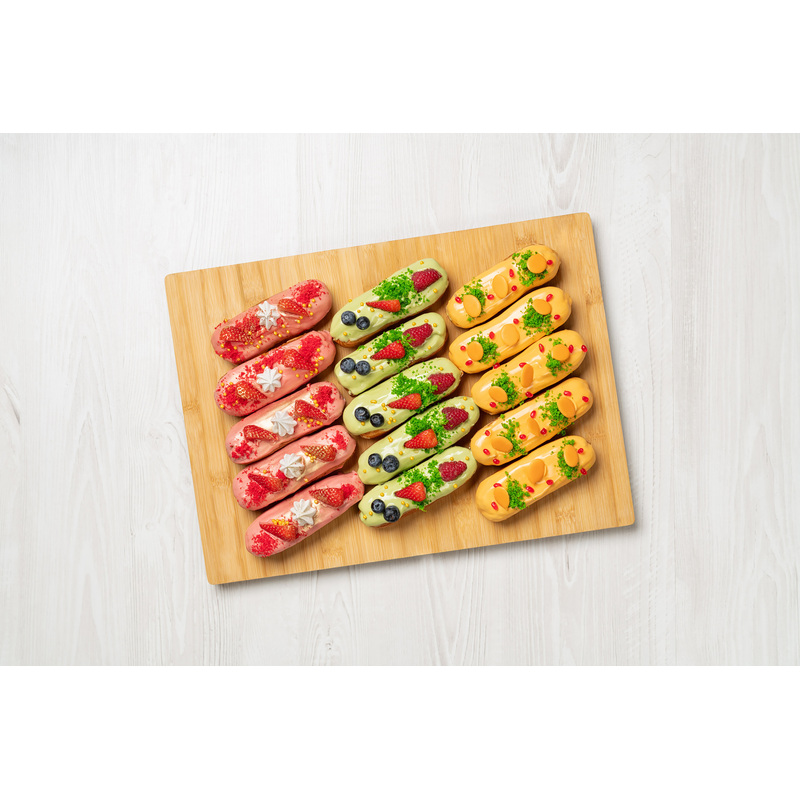 Изображение товара Фуршетный сет эклеров Яркость красок 15 штук свежие десерты Россия