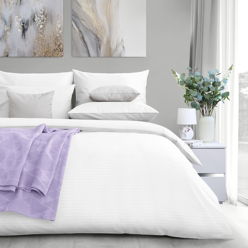 Изображение товара Комплект постельного белья Verossa Royal евро страйп 220x240 см 50x70/70x70 см белый