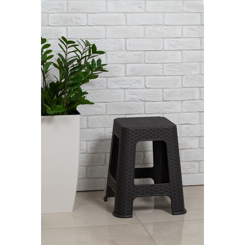 Изображение товара Квадратный коричневый табурет из полипропилена и ротанга