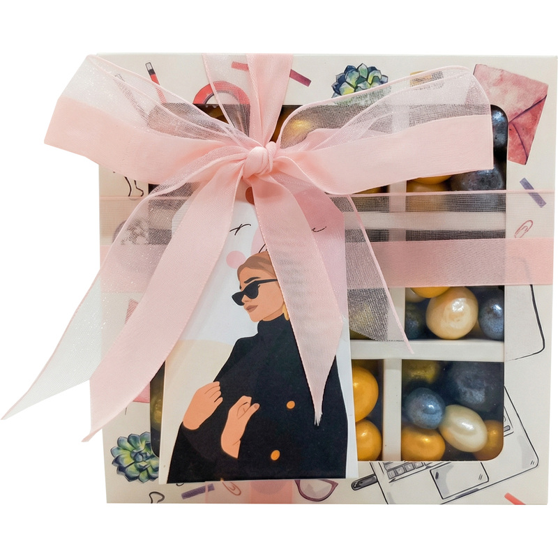 Изображение товара Подарочный набор из арахиса Зелёная Улица Праздничное ассорти 280 г