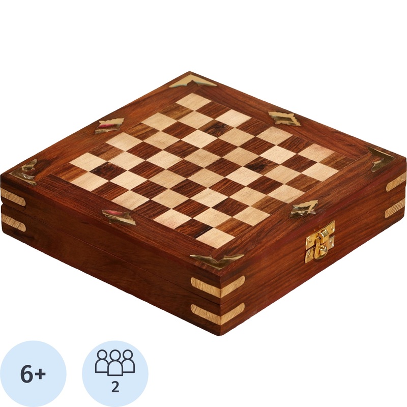 Изображение товара Настольная складная шахматная игра с деревянной доской и фигурками