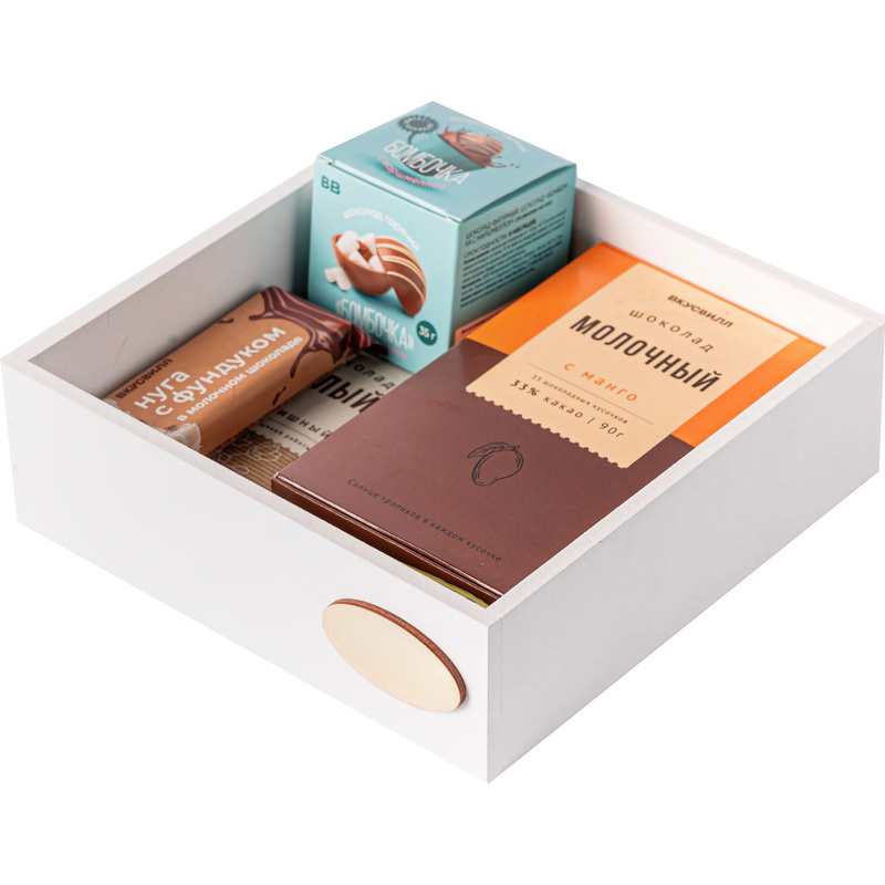 Изображение товара Подарочный набор сладостей 700 г с шоколадом и нугой в деревянной коробке