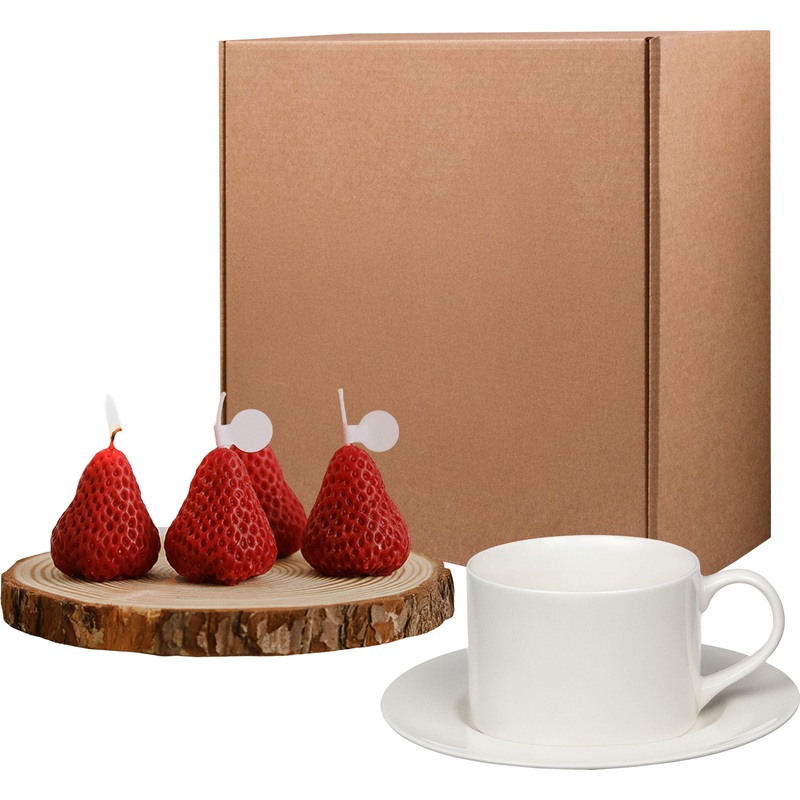 Изображение товара Подарочный набор Strawberry moment с чайной парой и свечами
