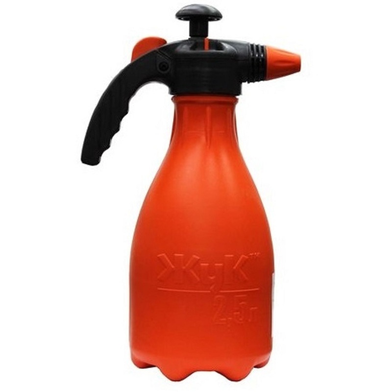 Изображение товара Опрыскиватель помповый Жук Классик 2.5 л для ухода за растениями
