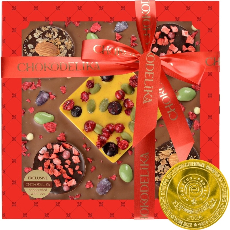 Изображение товара Подарочный набор шоколада Кватро 220 г с орехами и сушёной ягодой