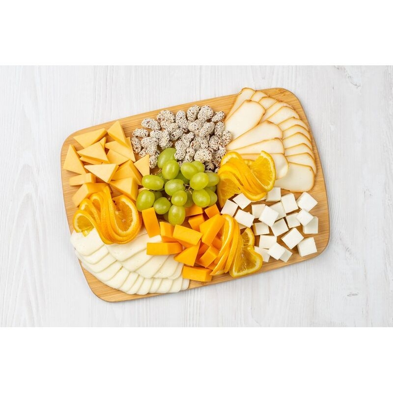 Изображение товара Сырное плато Кавказ на 5-10 персон - набор сыров и фруктов для торжества