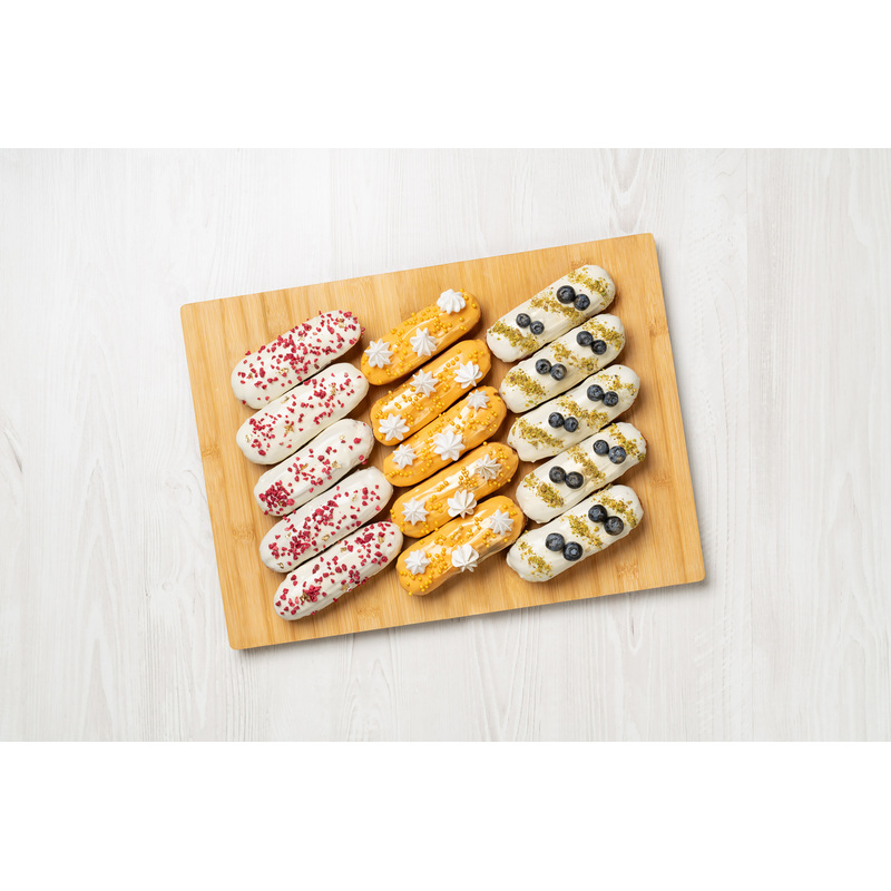 Изображение товара Фуршетный сет эклеров Любовь 15 шт ассорти с ванильным, малиновым и банановым кремом