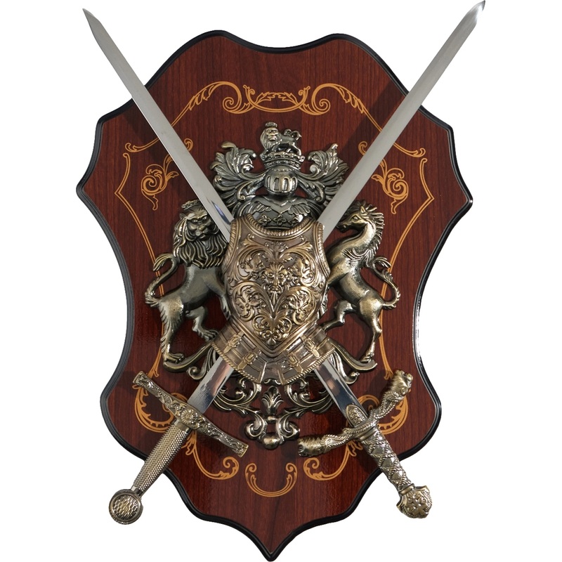 Изображение товара Панно настенное из дерева рыцарские доспехи 30x40 см багетная рамка коричневый