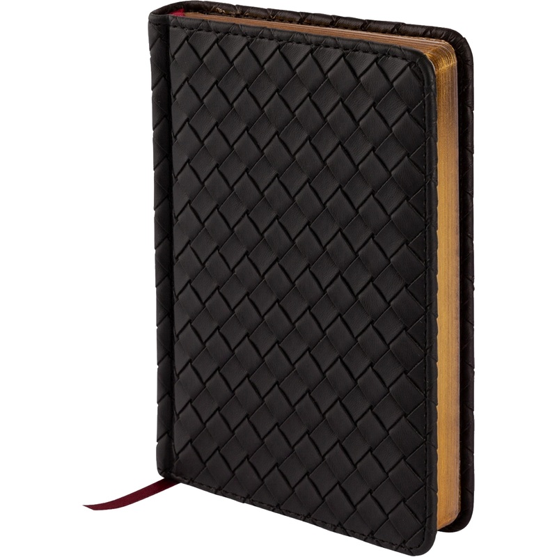 Изображение товара Ежедневник недатированный Magnum А6+ 136 листов чёрный (золотистый обрез), 3-688/01